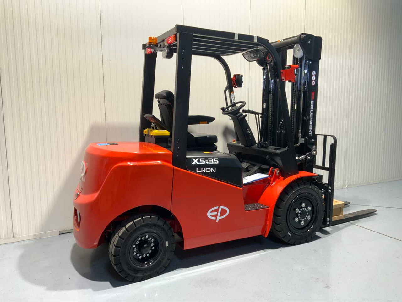 EP 3500KG LIFTING CAPACITY- 4.8 METER PLYWOOD, FREE-LIFT, SIDE-SHIFT FORKLIFT - Gabelstapler: das Bild 4 EP 3500KG LIFTING CAPACITY- 4.8 METER PLYWOOD, FREE-LIFT, SIDE-SHIFT FORKLIFT - Gabelstapler: das Bild 4