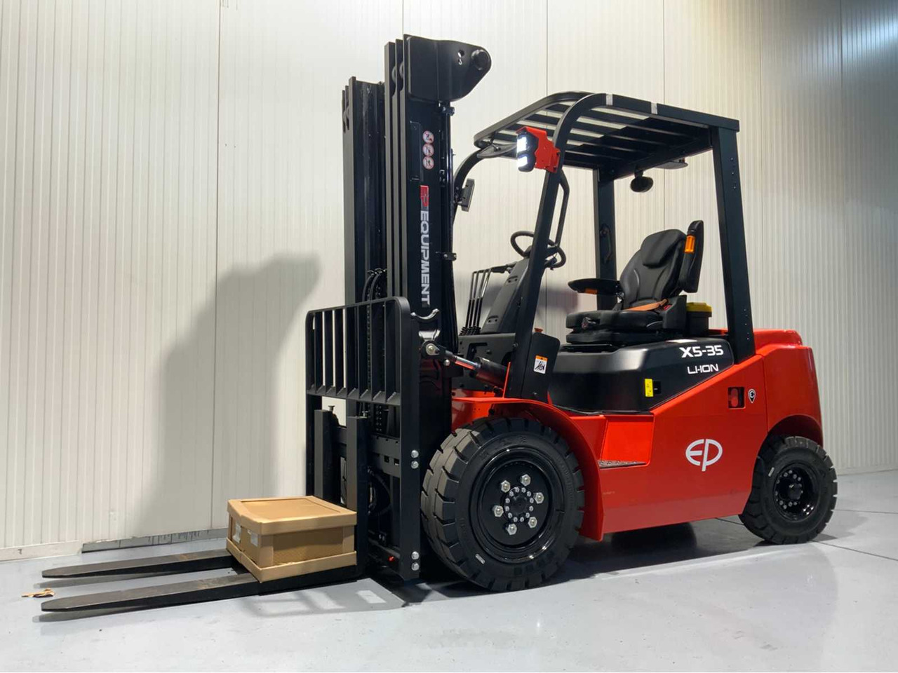 EP 3500KG LIFTING CAPACITY- 4.8 METER PLYWOOD, FREE-LIFT, SIDE-SHIFT FORKLIFT - Gabelstapler: das Bild 1 EP 3500KG LIFTING CAPACITY- 4.8 METER PLYWOOD, FREE-LIFT, SIDE-SHIFT FORKLIFT - Gabelstapler: das Bild 1