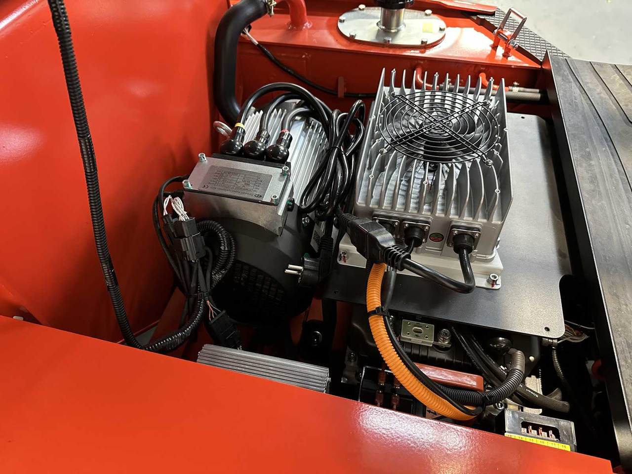 Gabelstapler EP - EFL 252 X - FORK POSITIONER, SIDESHIFT, TRIPLEX, FORKLIFT 2025: das Bild 11 Gabelstapler EP - EFL 252 X - FORK POSITIONER, SIDESHIFT, TRIPLEX, FORKLIFT 2025: das Bild 11