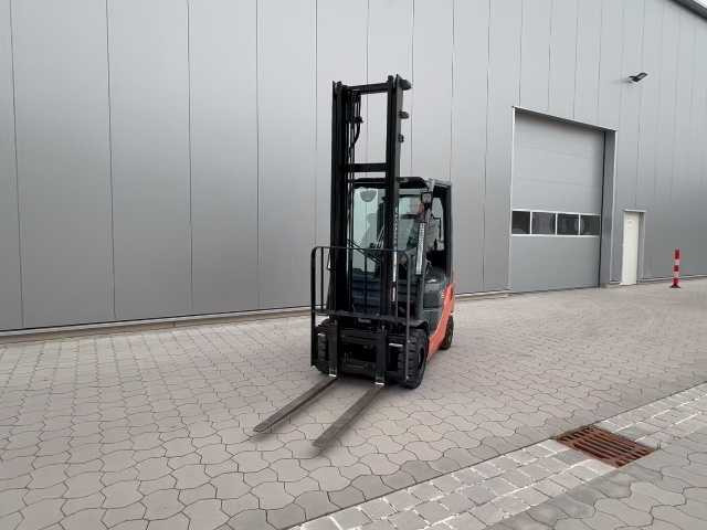 FORKLIFT TOYOTA 02-8FGF15 - Gabelstapler: das Bild 2 FORKLIFT TOYOTA 02-8FGF15 - Gabelstapler: das Bild 2