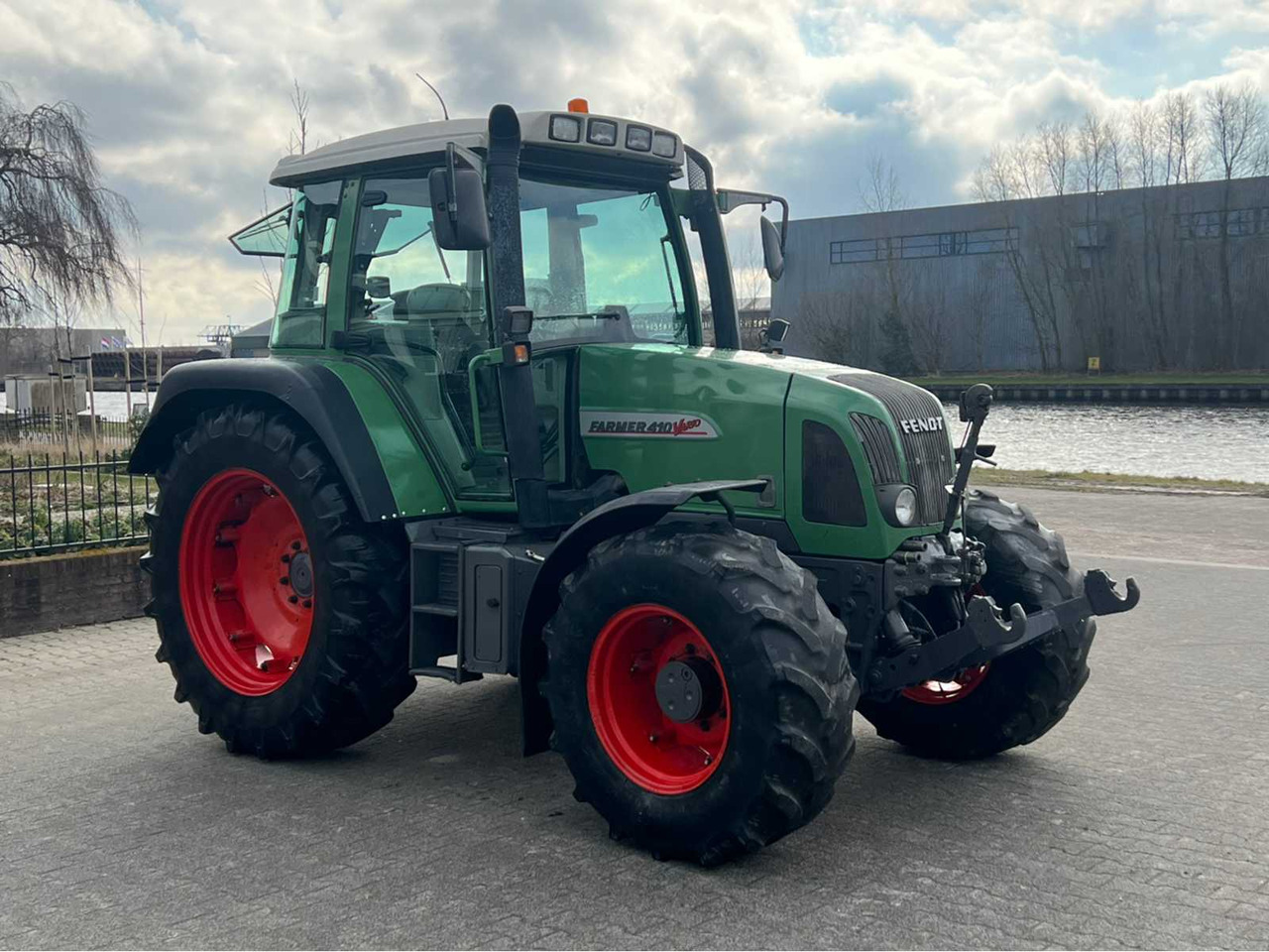 Fendt Farmer 410 - Traktor: das Bild 5 Fendt Farmer 410 - Traktor: das Bild 5