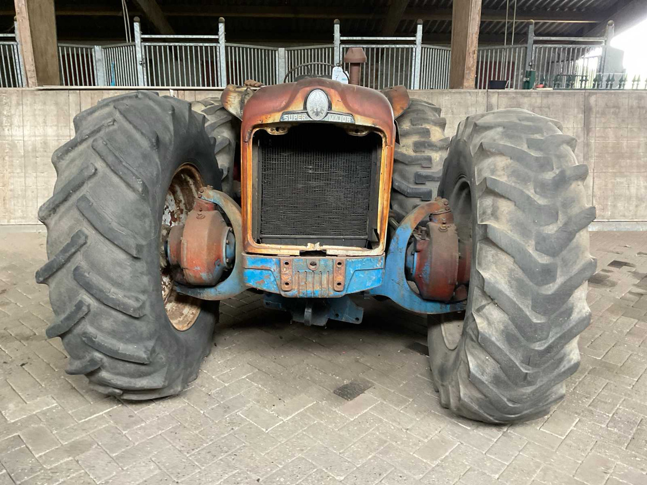 Fordson Major County Super 4 - Traktor: das Bild 4 Fordson Major County Super 4 - Traktor: das Bild 4