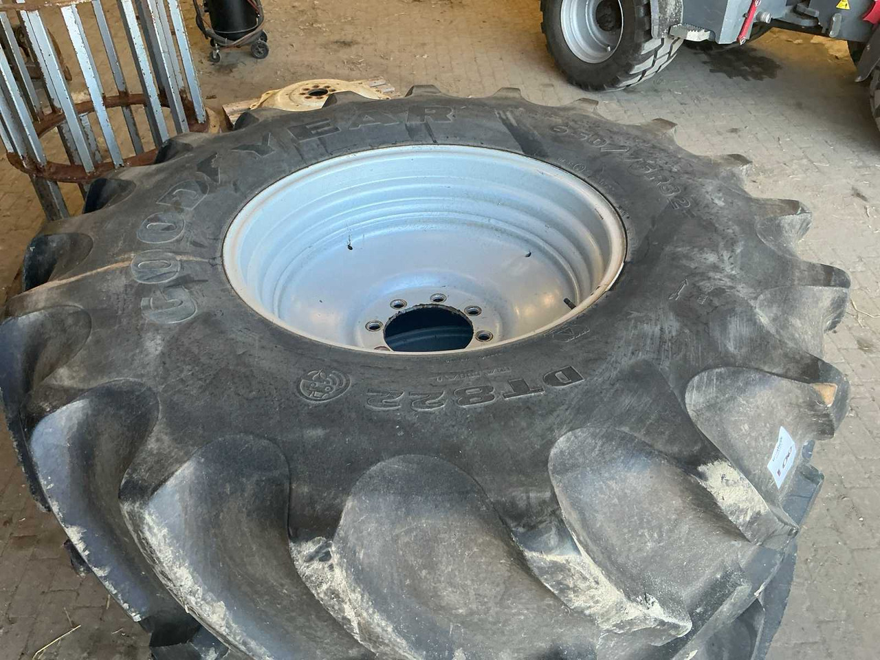 Goodyear - Felgen und Reifen für Traktor: das Bild 3 Goodyear - Felgen und Reifen für Traktor: das Bild 3