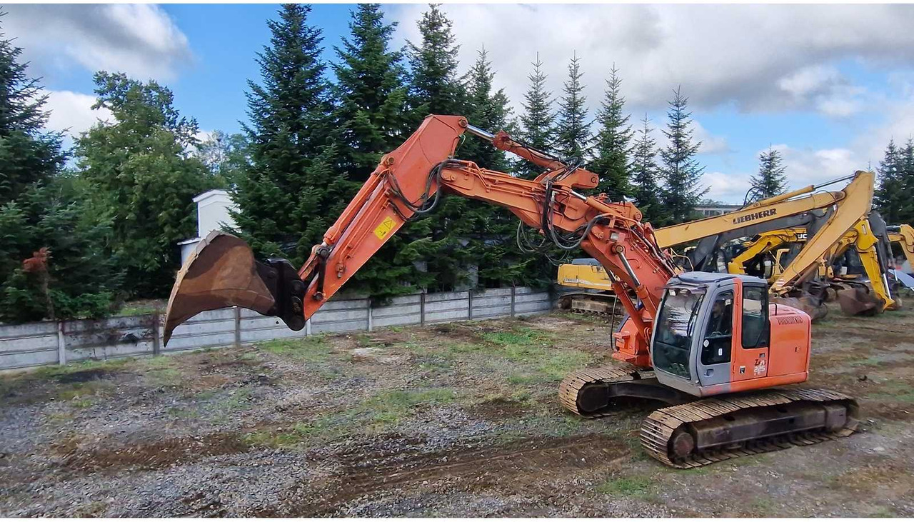 HITACHI ZX225USLC - Kettenbagger: das Bild 3 HITACHI ZX225USLC - Kettenbagger: das Bild 3