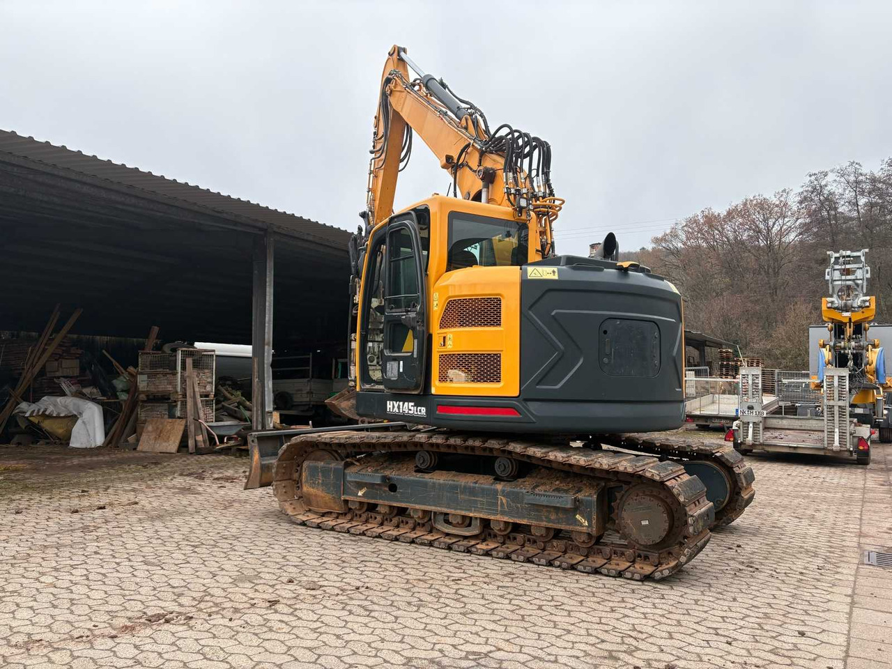 HYUNDAI HX145LCR – SHORT TAIL SWING CRAWLER EXCAVATOR - Bagger: das Bild 3 HYUNDAI HX145LCR – SHORT TAIL SWING CRAWLER EXCAVATOR - Bagger: das Bild 3