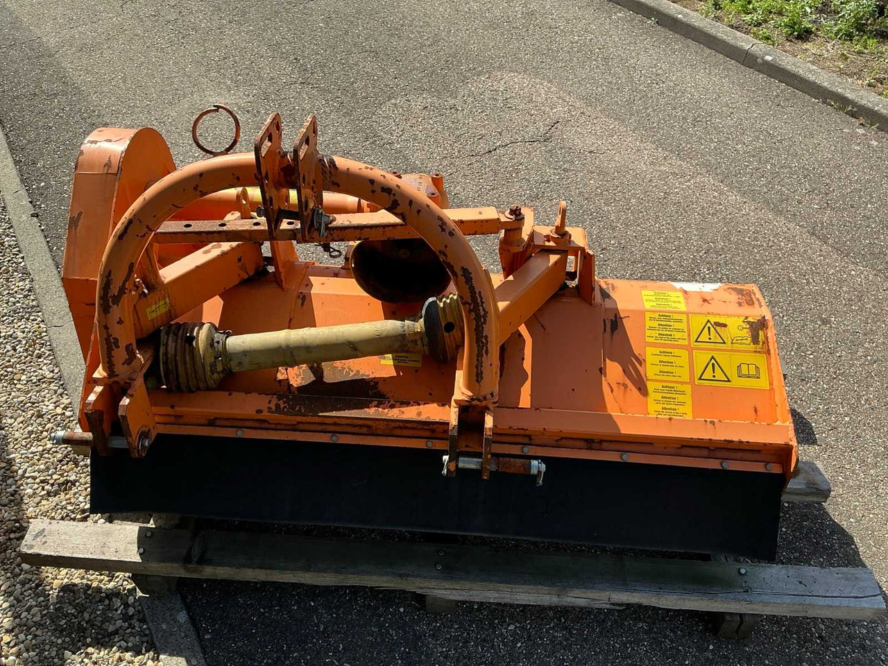 Humus A155H - Schlegelmäher: das Bild 5 Humus A155H - Schlegelmäher: das Bild 5