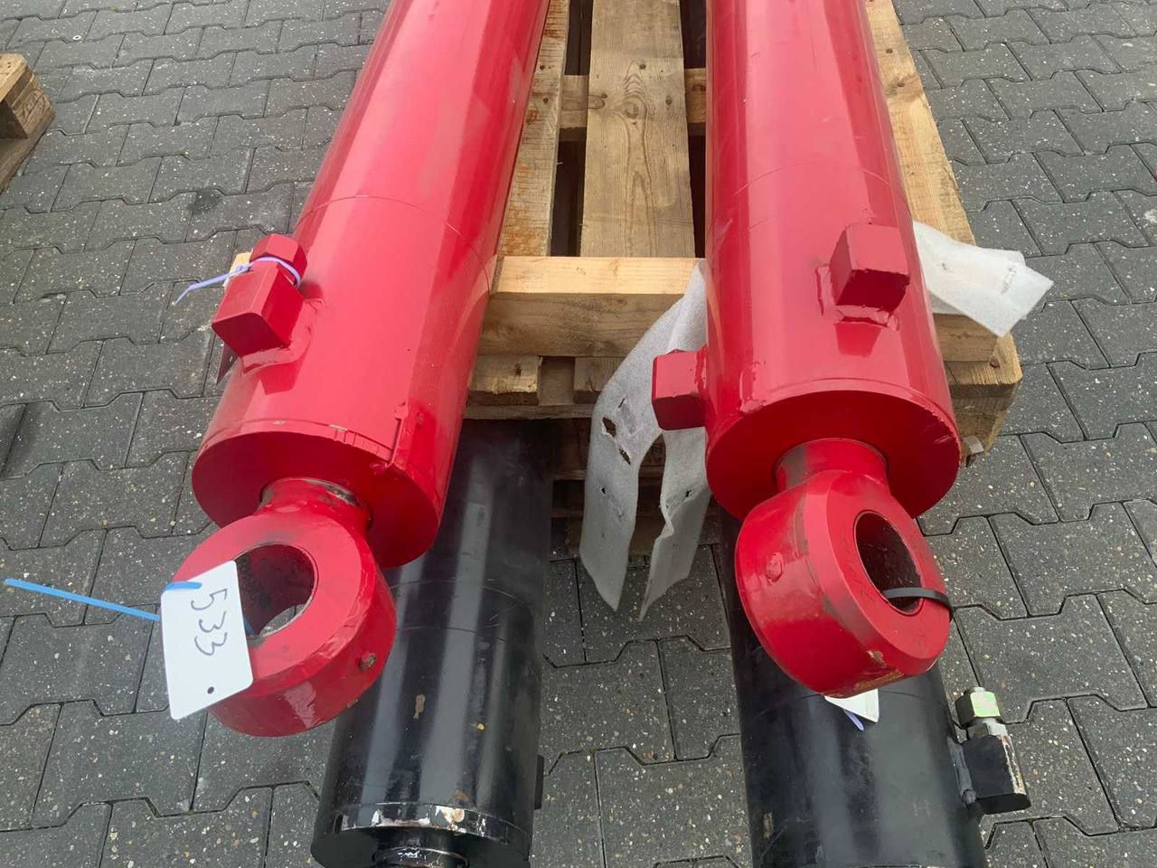 Hydraulic cylinder (2x) - Düngetechnik: das Bild 4 Hydraulic cylinder (2x) - Düngetechnik: das Bild 4