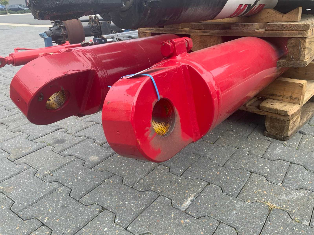 Hydraulic cylinder (2x) - Düngetechnik: das Bild 1 Hydraulic cylinder (2x) - Düngetechnik: das Bild 1