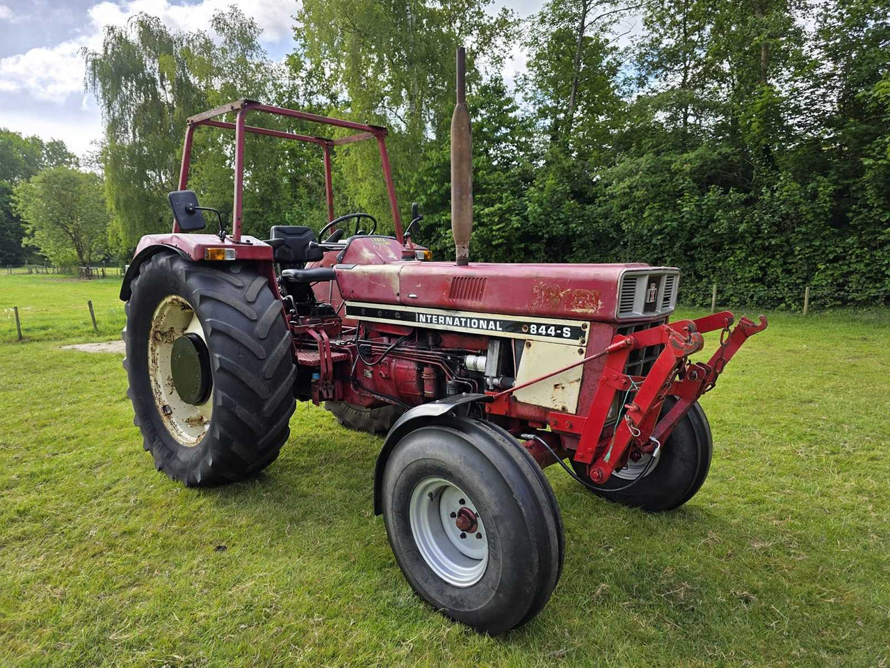 International 844-S - Traktor: das Bild 4 International 844-S - Traktor: das Bild 4