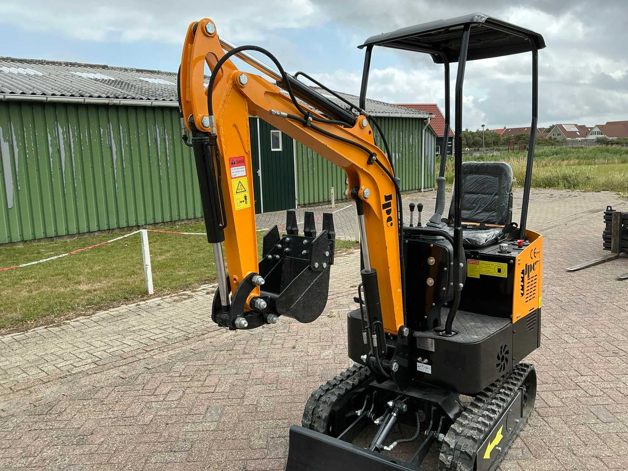 JPC HT12 - Minibagger: das Bild 3 JPC HT12 - Minibagger: das Bild 3
