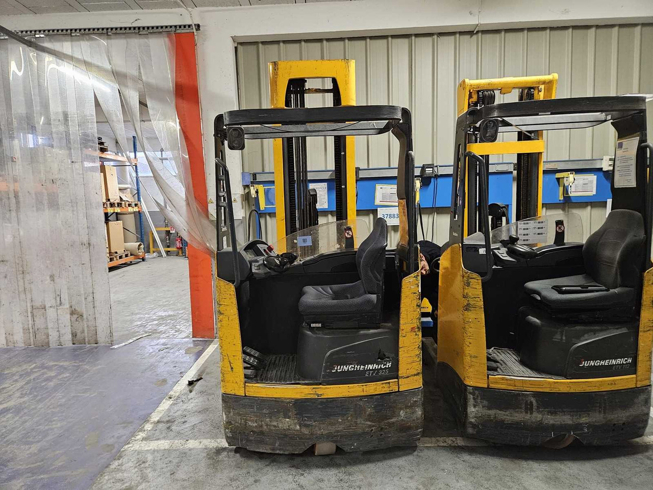 JUNGHEINRICH - 2007 - ETV 325 - FORKLIFT - Gabelstapler: das Bild 3 JUNGHEINRICH - 2007 - ETV 325 - FORKLIFT - Gabelstapler: das Bild 3