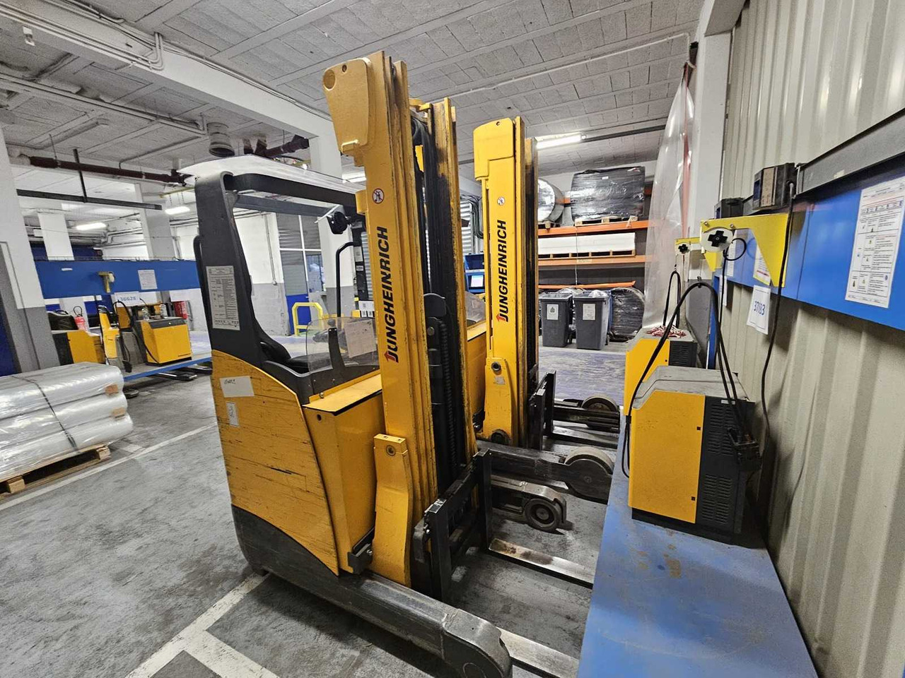 JUNGHEINRICH REACH TRUCK - Gabelstapler: das Bild 1 JUNGHEINRICH REACH TRUCK - Gabelstapler: das Bild 1