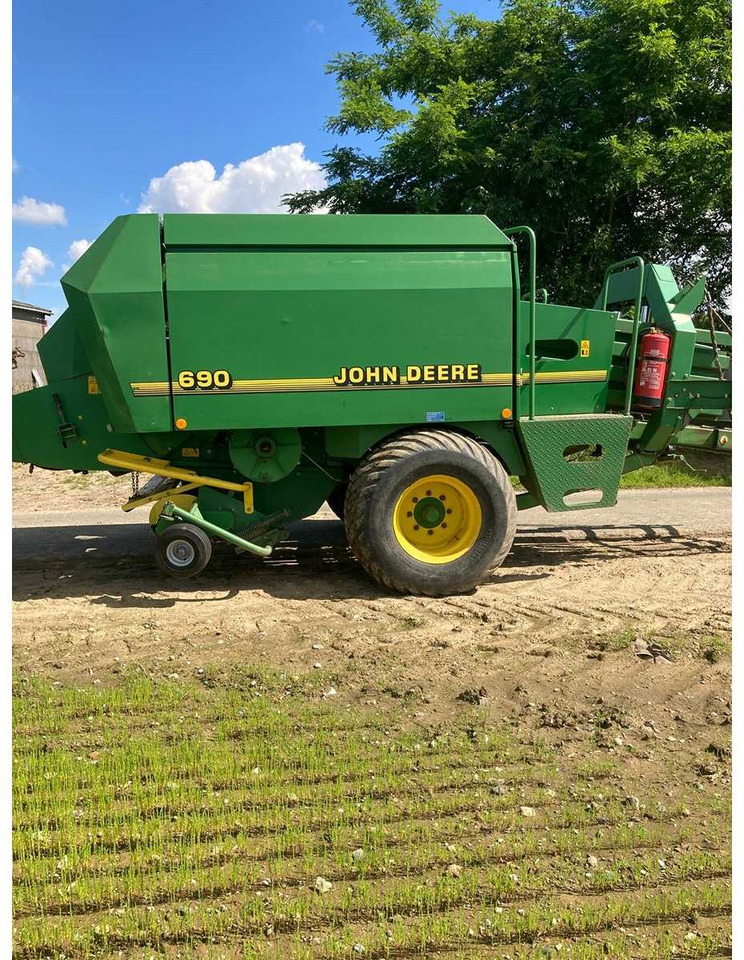 John Deere 690 - Packenpresse: das Bild 1 John Deere 690 - Packenpresse: das Bild 1