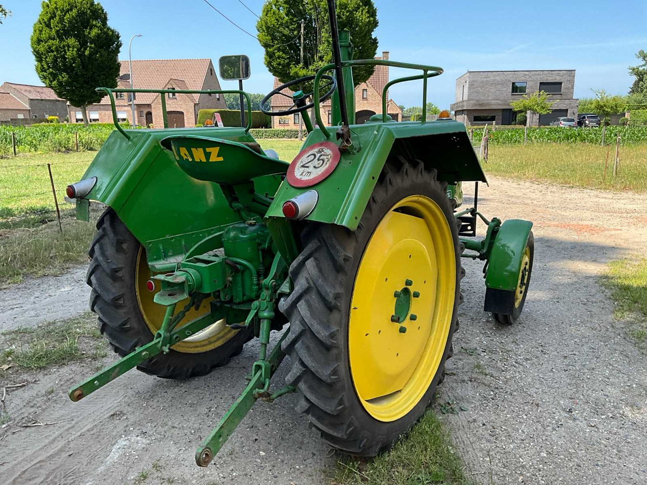 John Deere Lanz D2016 - Kleintraktor: das Bild 5 John Deere Lanz D2016 - Kleintraktor: das Bild 5