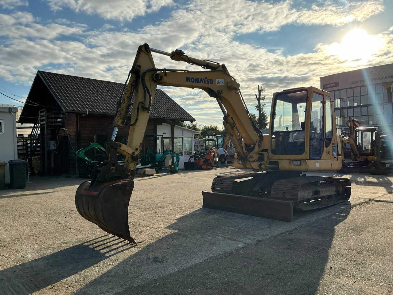 KOMATSU - PC 75R - MIDI-EXCAVATOR - 2004 - Bagger: das Bild 5 KOMATSU - PC 75R - MIDI-EXCAVATOR - 2004 - Bagger: das Bild 5