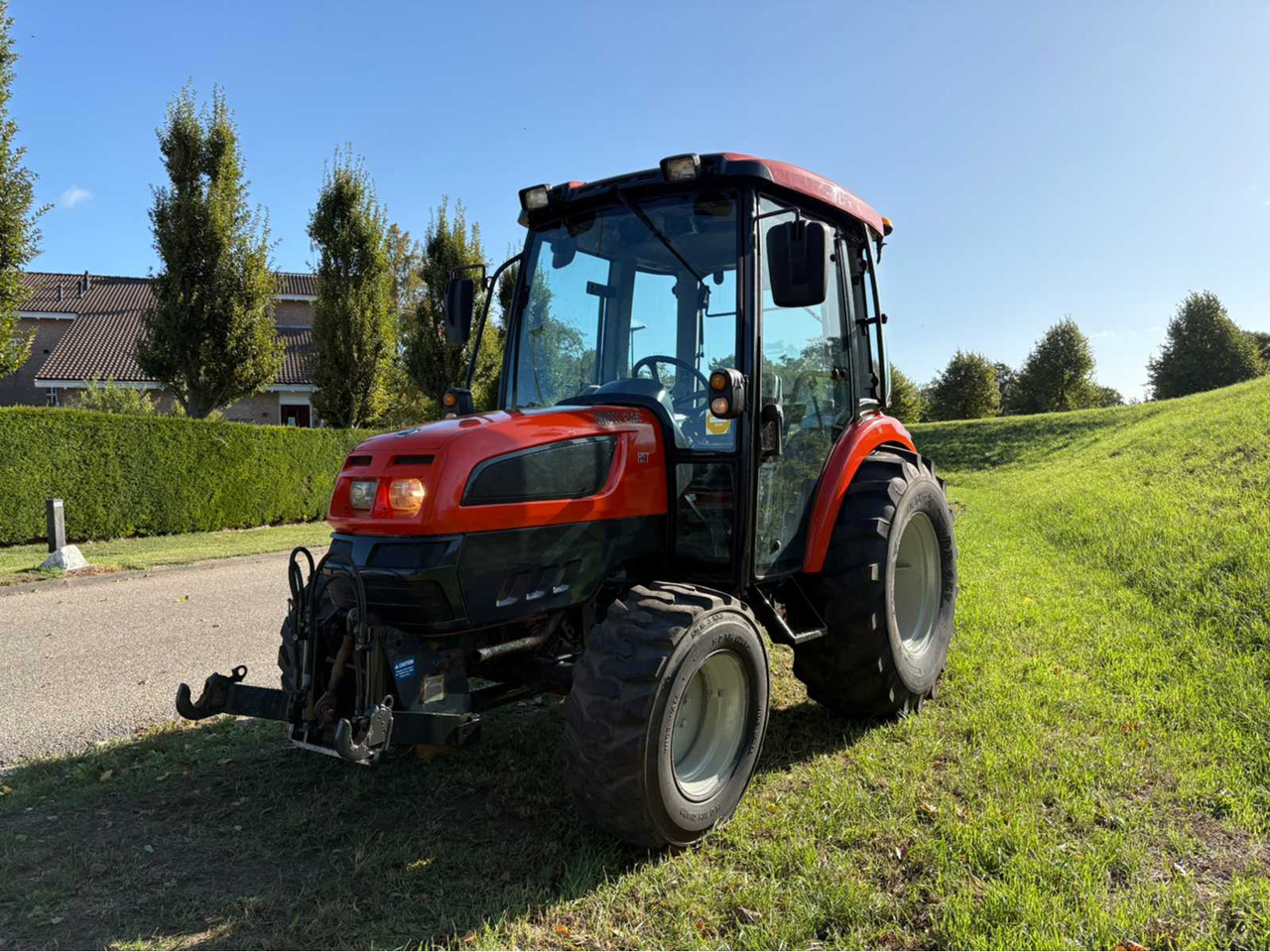 Kioti EX35 HST - Traktor: das Bild 1 Kioti EX35 HST - Traktor: das Bild 1