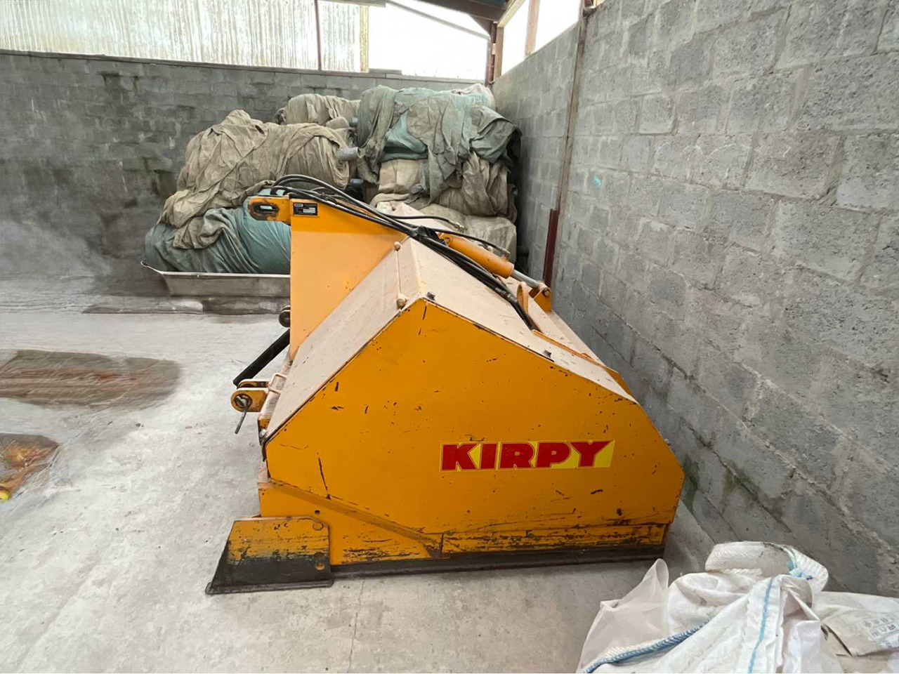 Kirpy BPS 200 - Technik für Bodenbearbeitung: das Bild 3 Kirpy BPS 200 - Technik für Bodenbearbeitung: das Bild 3