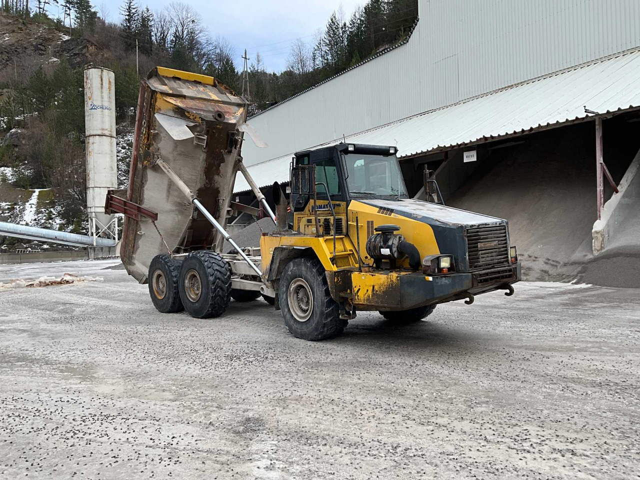 Komatsu HM300-2 - Muldenkipper/ Dumper: das Bild 2 Komatsu HM300-2 - Muldenkipper/ Dumper: das Bild 2