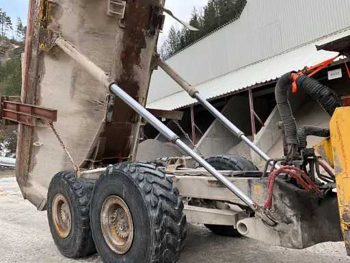 Komatsu HM300-2 - Muldenkipper/ Dumper: das Bild 3 Komatsu HM300-2 - Muldenkipper/ Dumper: das Bild 3