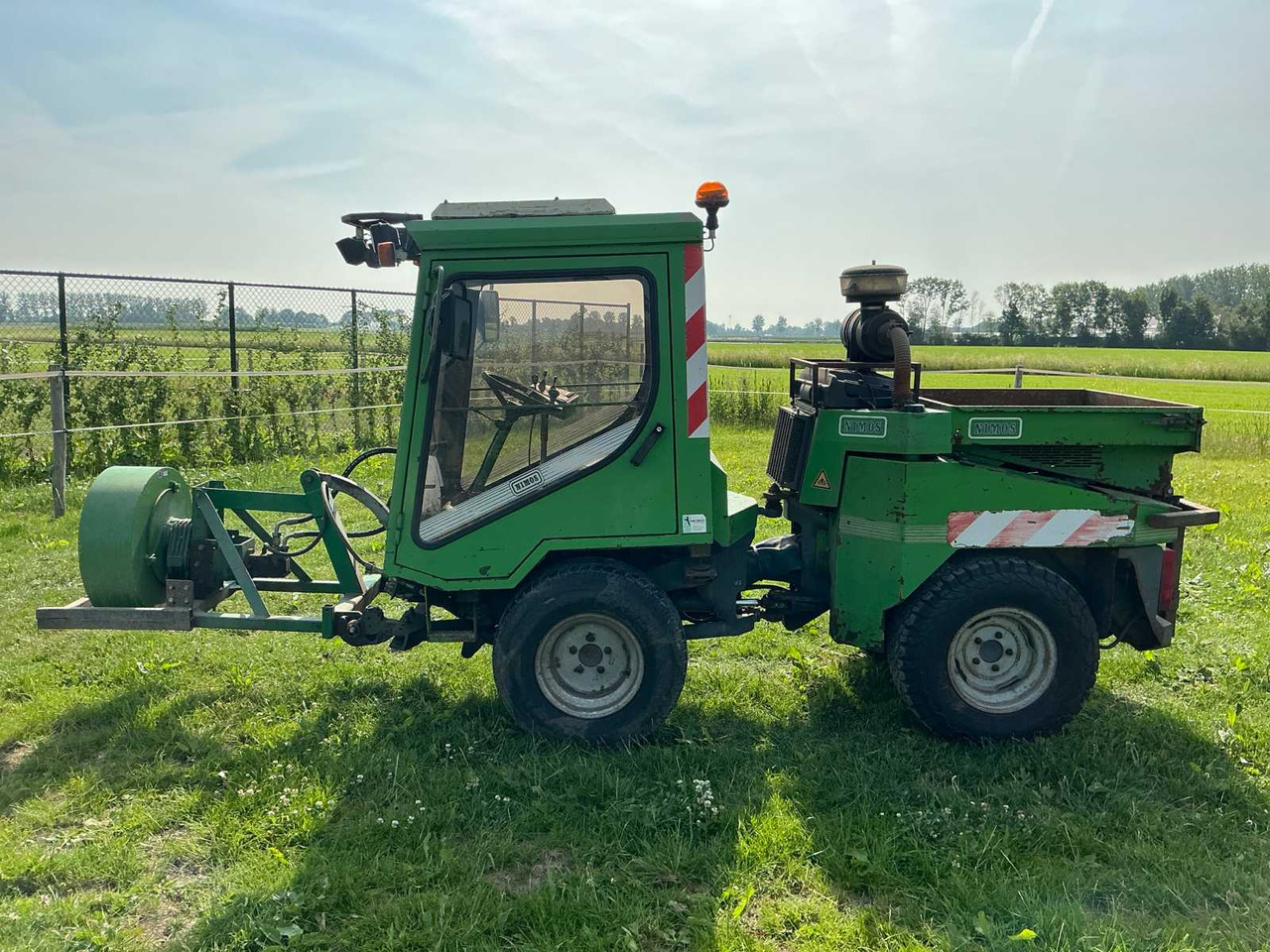 Nimos DMTRAC401 - Kommunal-/ Sonderfahrzeug: das Bild 5 Nimos DMTRAC401 - Kommunal-/ Sonderfahrzeug: das Bild 5
