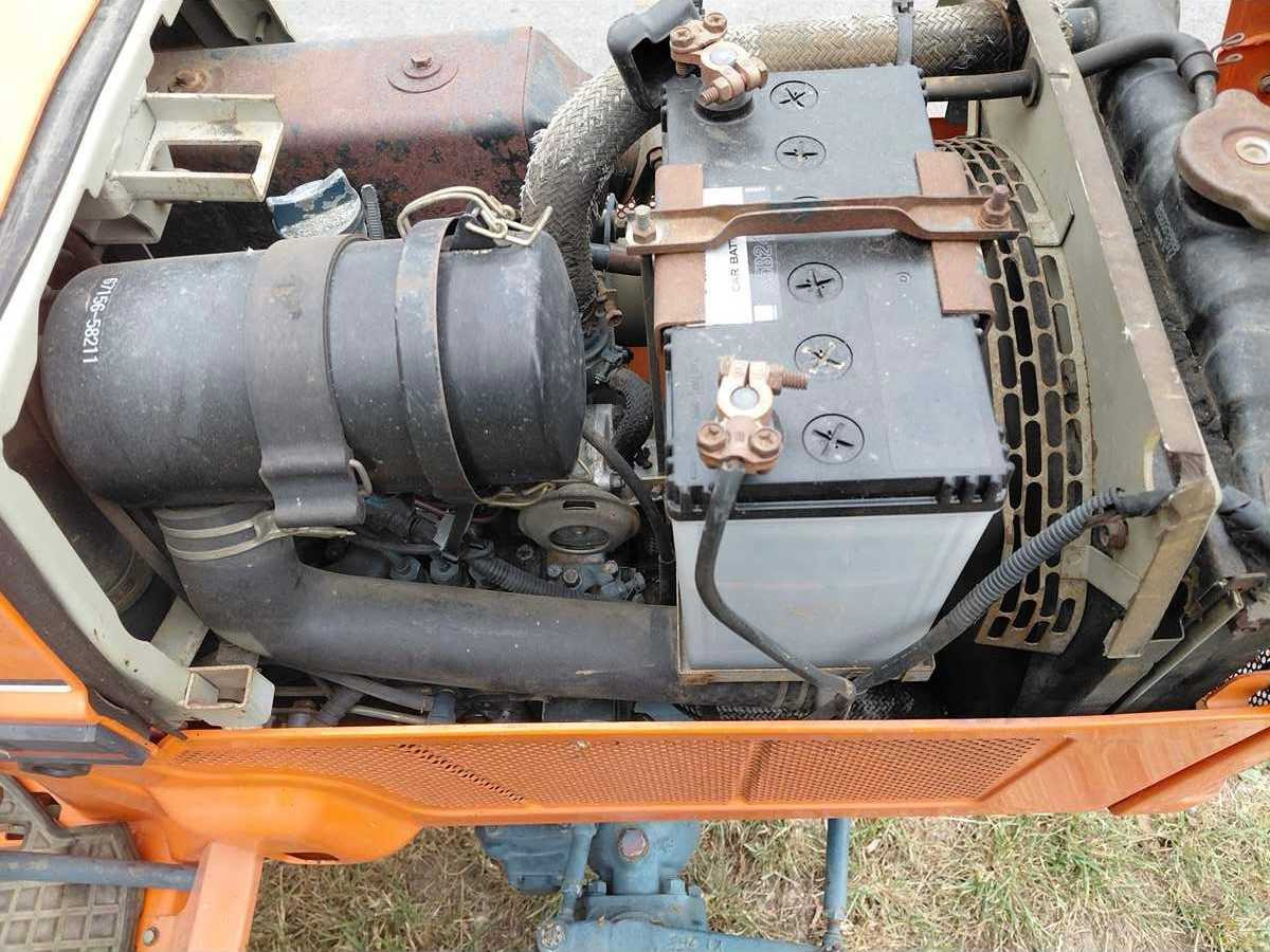 Kleintraktor Kubota B17: das Bild 10