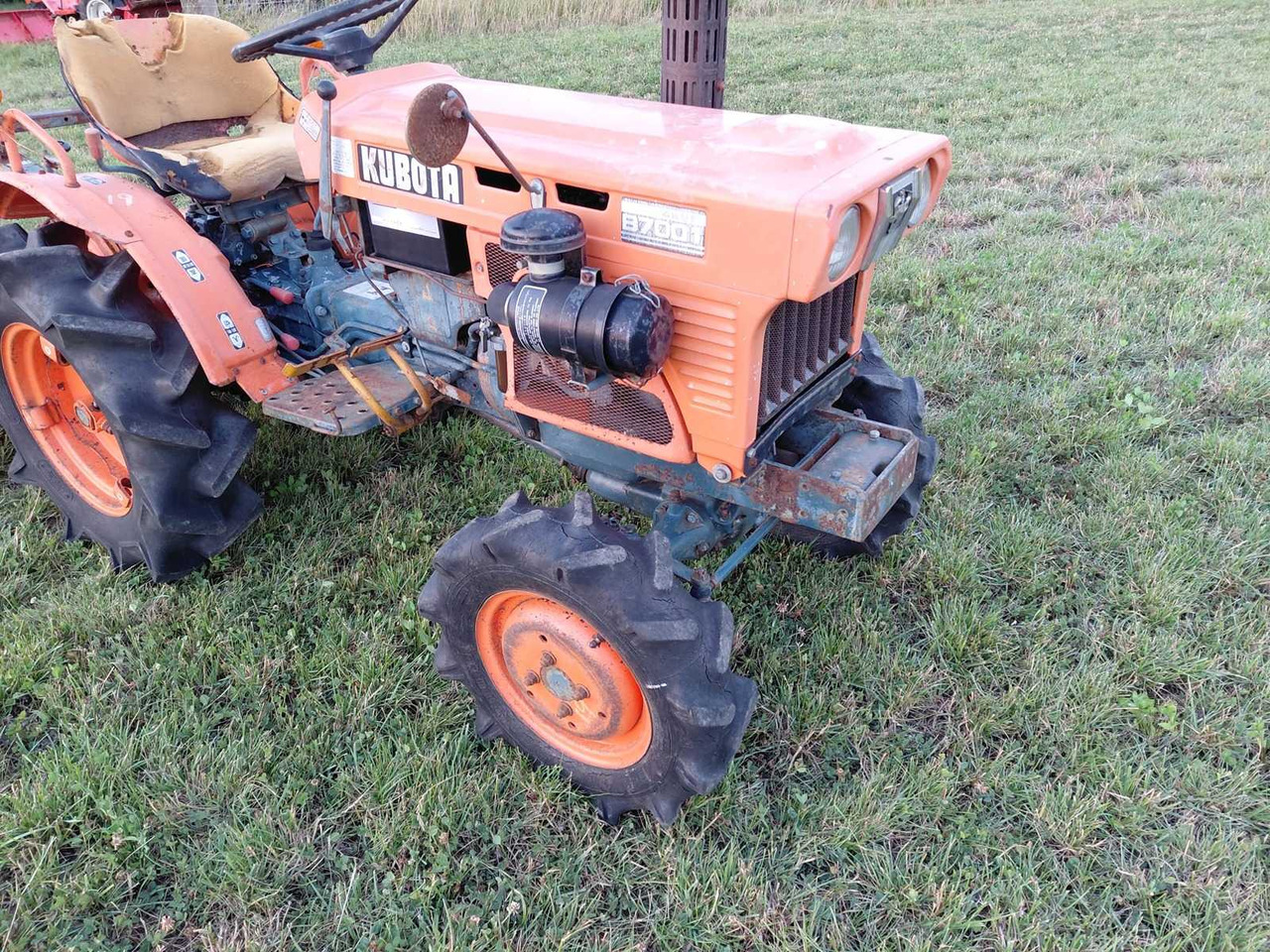 Kubota B7001 - Kleintraktor: das Bild 2 Kubota B7001 - Kleintraktor: das Bild 2