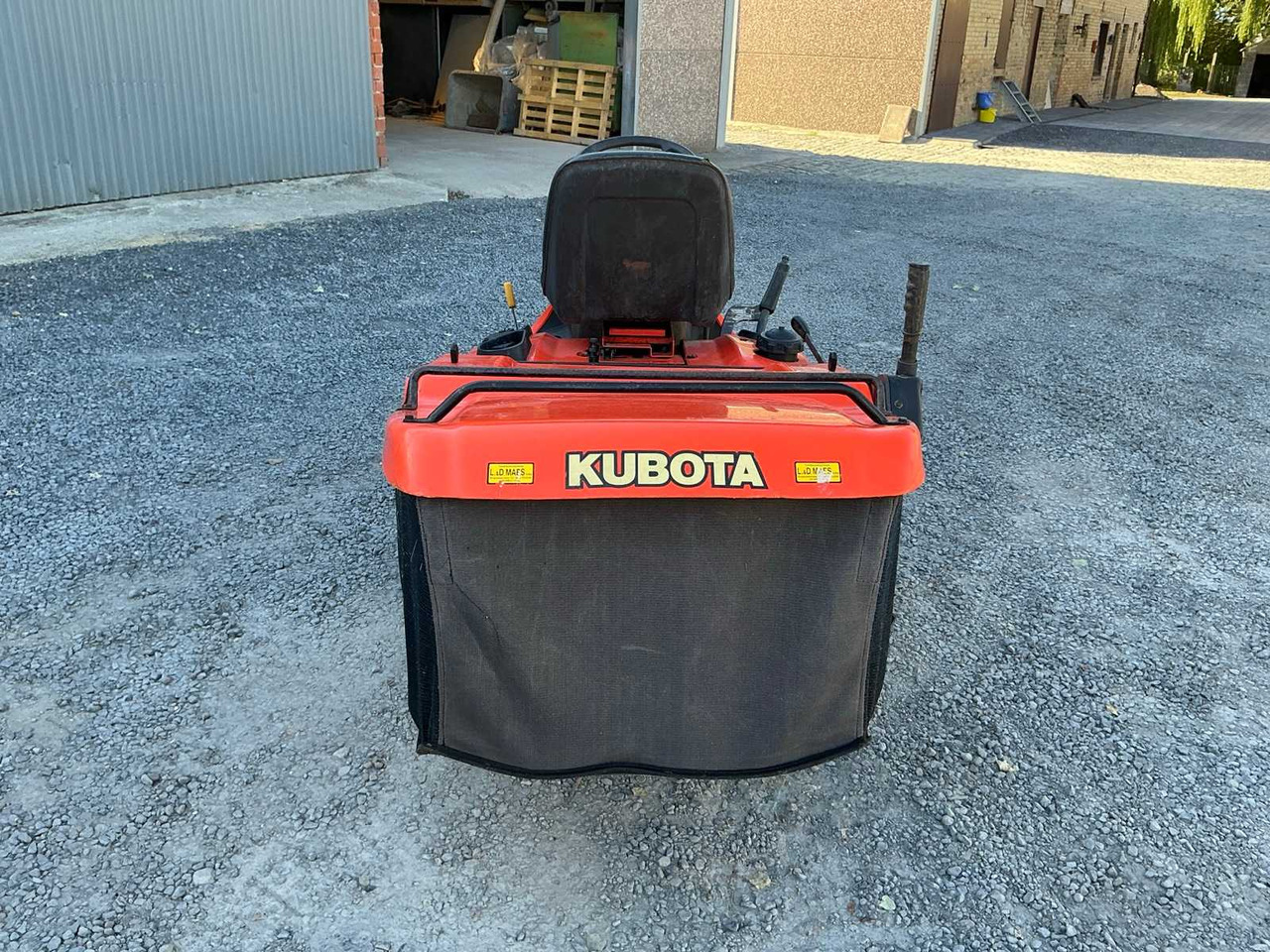 Kubota GR1600EC2 - Rasenmäher: das Bild 4 Kubota GR1600EC2 - Rasenmäher: das Bild 4