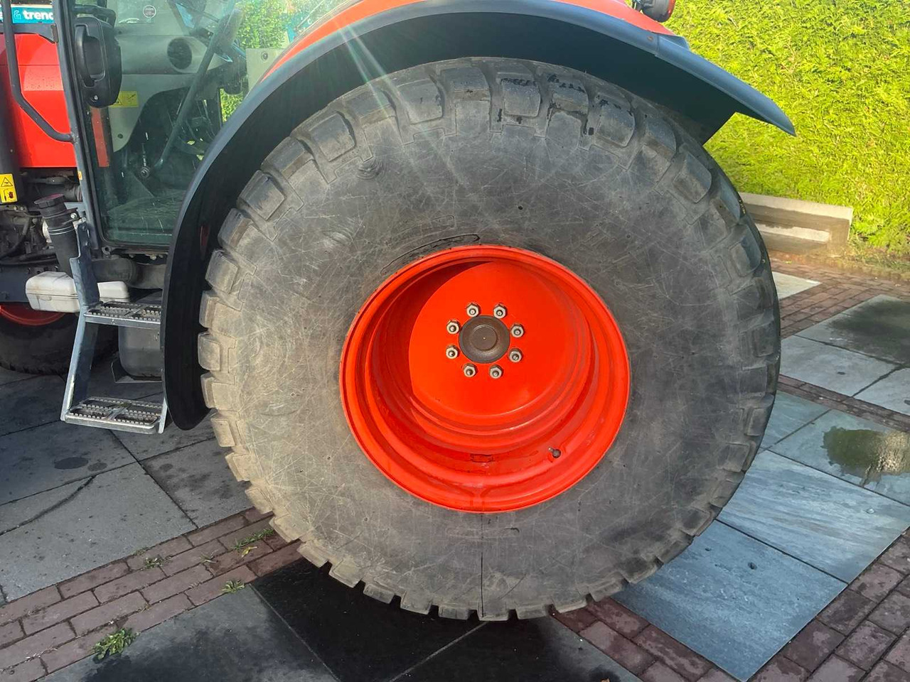 Kubota M12 M8560-H-C - Traktor: das Bild 5 Kubota M12 M8560-H-C - Traktor: das Bild 5