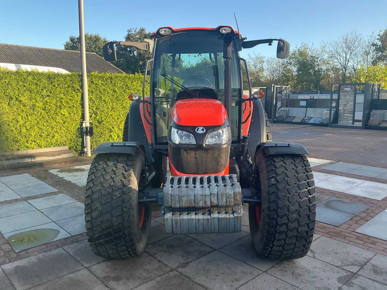 Kubota M12 M8560-H-C - Traktor: das Bild 2 Kubota M12 M8560-H-C - Traktor: das Bild 2