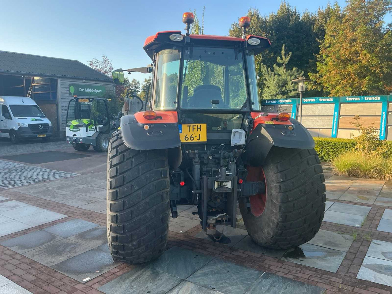 Kubota M12 M8560-H-C - Traktor: das Bild 4 Kubota M12 M8560-H-C - Traktor: das Bild 4