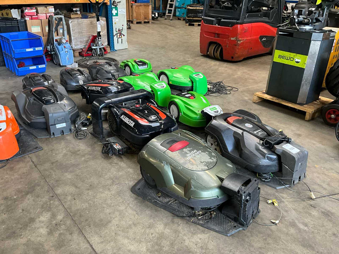 Kubota/Viking/Husqvarna - Rasenmäher: das Bild 3 Kubota/Viking/Husqvarna - Rasenmäher: das Bild 3
