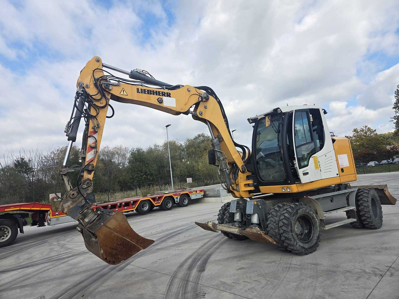 LIEBHERR - 912 COMPACT LITRONIC - WHEELED EXCAVATOR - 2017 - Mobilbagger: das Bild 1 LIEBHERR - 912 COMPACT LITRONIC - WHEELED EXCAVATOR - 2017 - Mobilbagger: das Bild 1