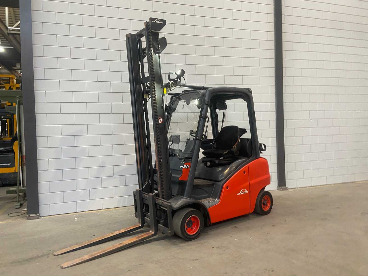 LINDE - 2013 - H20T - FORKLIFT TRUCK - SIDE-SHIFT - Gabelstapler: das Bild 1 LINDE - 2013 - H20T - FORKLIFT TRUCK - SIDE-SHIFT - Gabelstapler: das Bild 1