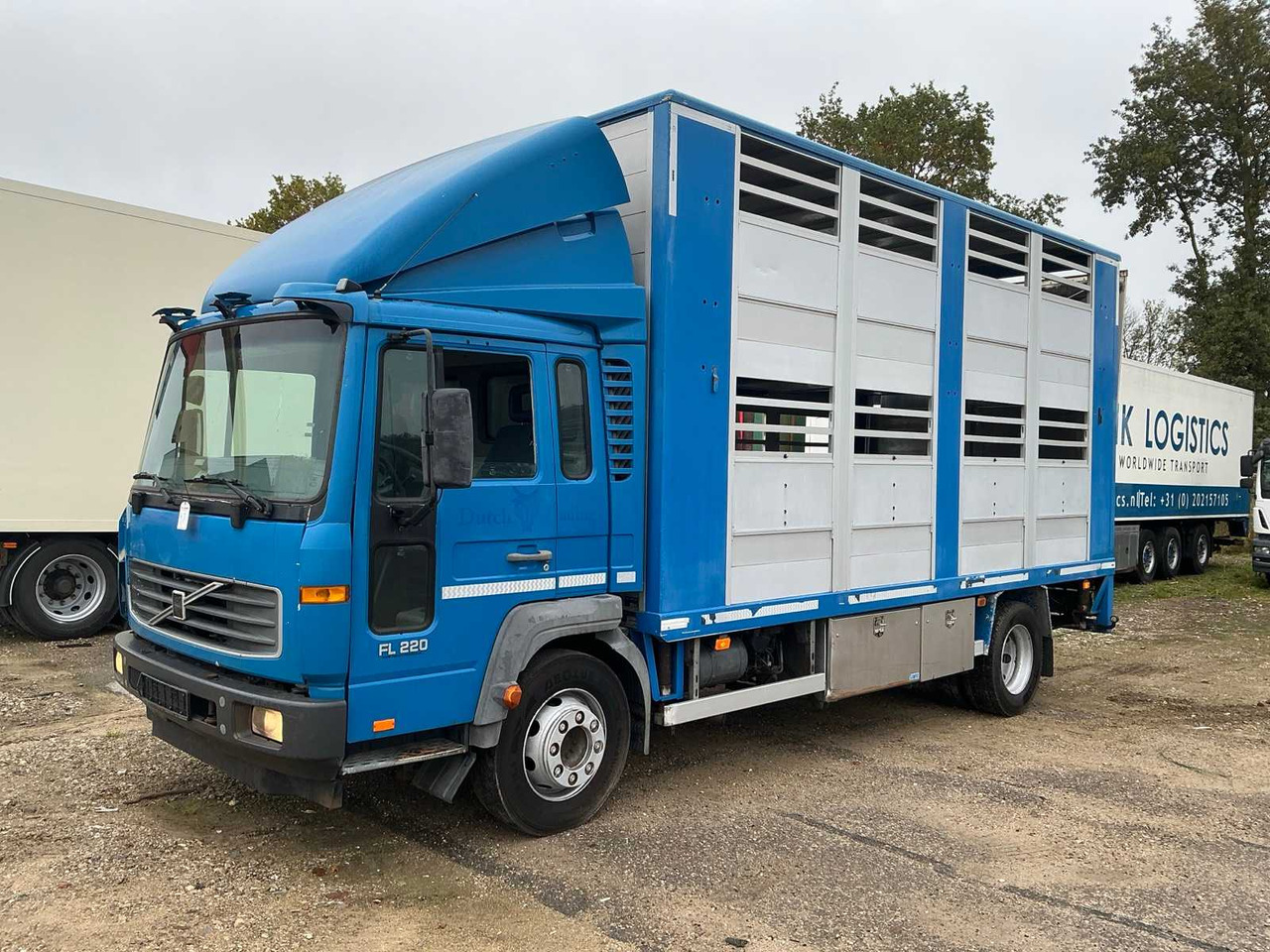 2004 VOLVO FL6L 4X2R LIVESTOCK TRUCK - LKW: das Bild 1 2004 VOLVO FL6L 4X2R LIVESTOCK TRUCK - LKW: das Bild 1