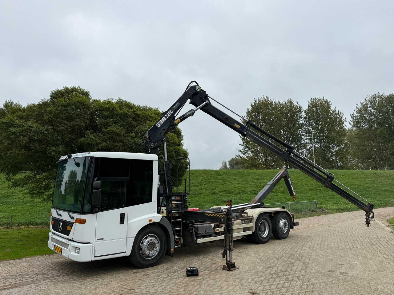 2007 MERCEDES-BENZ ECONIC CRANE TRUCK HIAB 220 - 6X2 - LKW: das Bild 3 2007 MERCEDES-BENZ ECONIC CRANE TRUCK HIAB 220 - 6X2 - LKW: das Bild 3