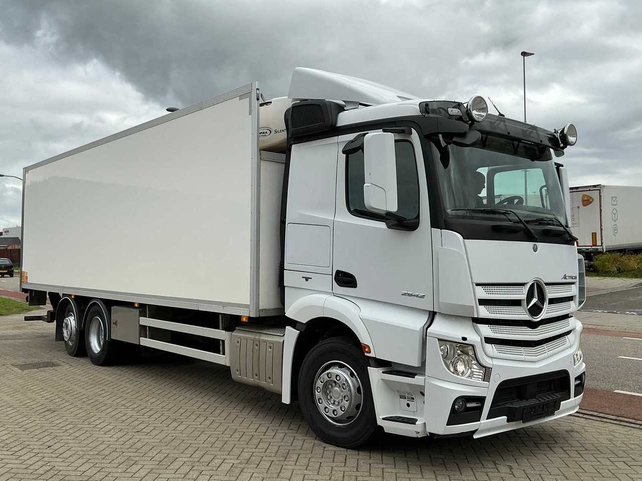 2013 MERCEDES-BENZ ACTROS 2542 CONDITIONED TRUCK - LKW: das Bild 3 2013 MERCEDES-BENZ ACTROS 2542 CONDITIONED TRUCK - LKW: das Bild 3