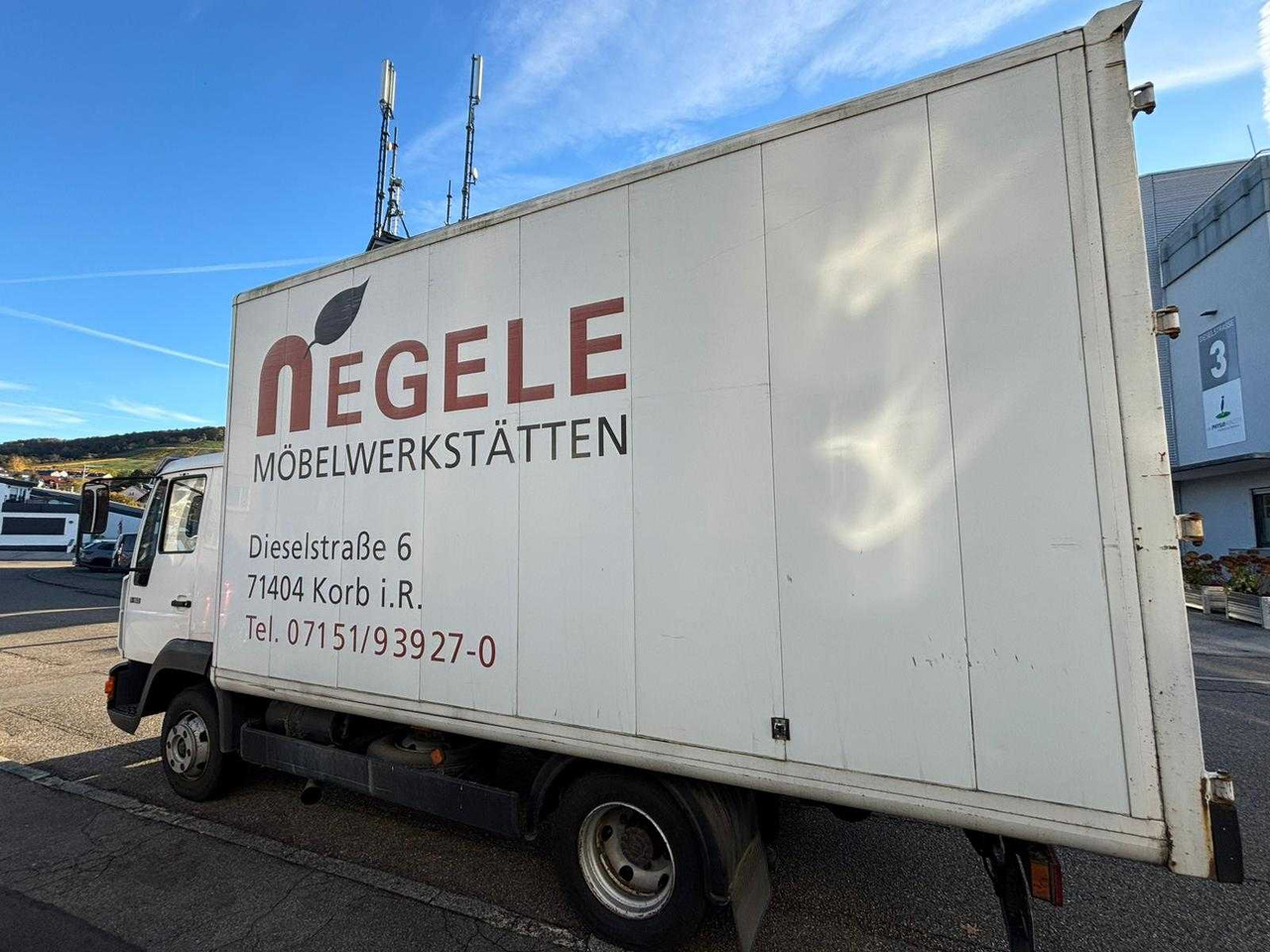 MAN 8-163 / L 2000 TRUCK WITH BOX - LKW: das Bild 3 MAN 8-163 / L 2000 TRUCK WITH BOX - LKW: das Bild 3