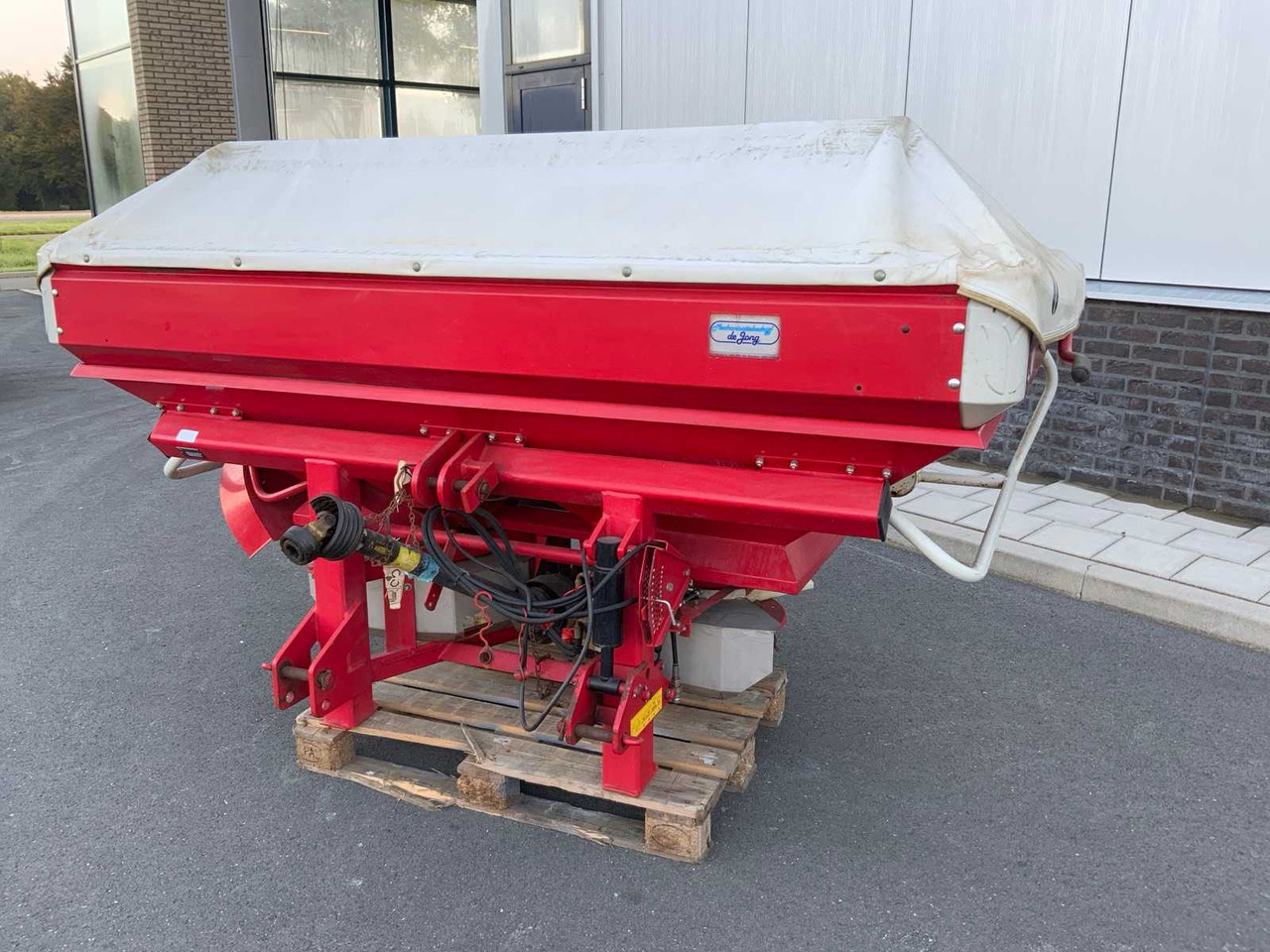 Lely SX 3000 - Düngerstreuer: das Bild 1 Lely SX 3000 - Düngerstreuer: das Bild 1