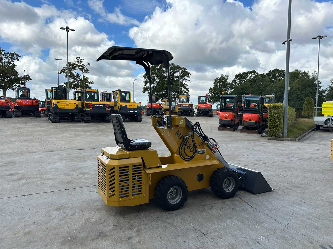 MACHPRO MP-S800 - Kompaktlader: das Bild 4 MACHPRO MP-S800 - Kompaktlader: das Bild 4