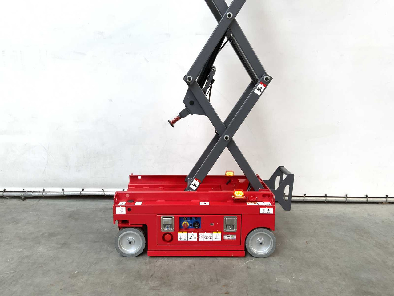 Arbeitsbühne MANTALL XE-60 MINI - SCISSOR LIFT AERIAL PLATFORM 6.4M 2024: das Bild 12 Arbeitsbühne MANTALL XE-60 MINI - SCISSOR LIFT AERIAL PLATFORM 6.4M 2024: das Bild 12