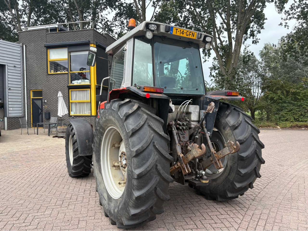Massey Ferguson 3125 - Traktor: das Bild 5 Massey Ferguson 3125 - Traktor: das Bild 5