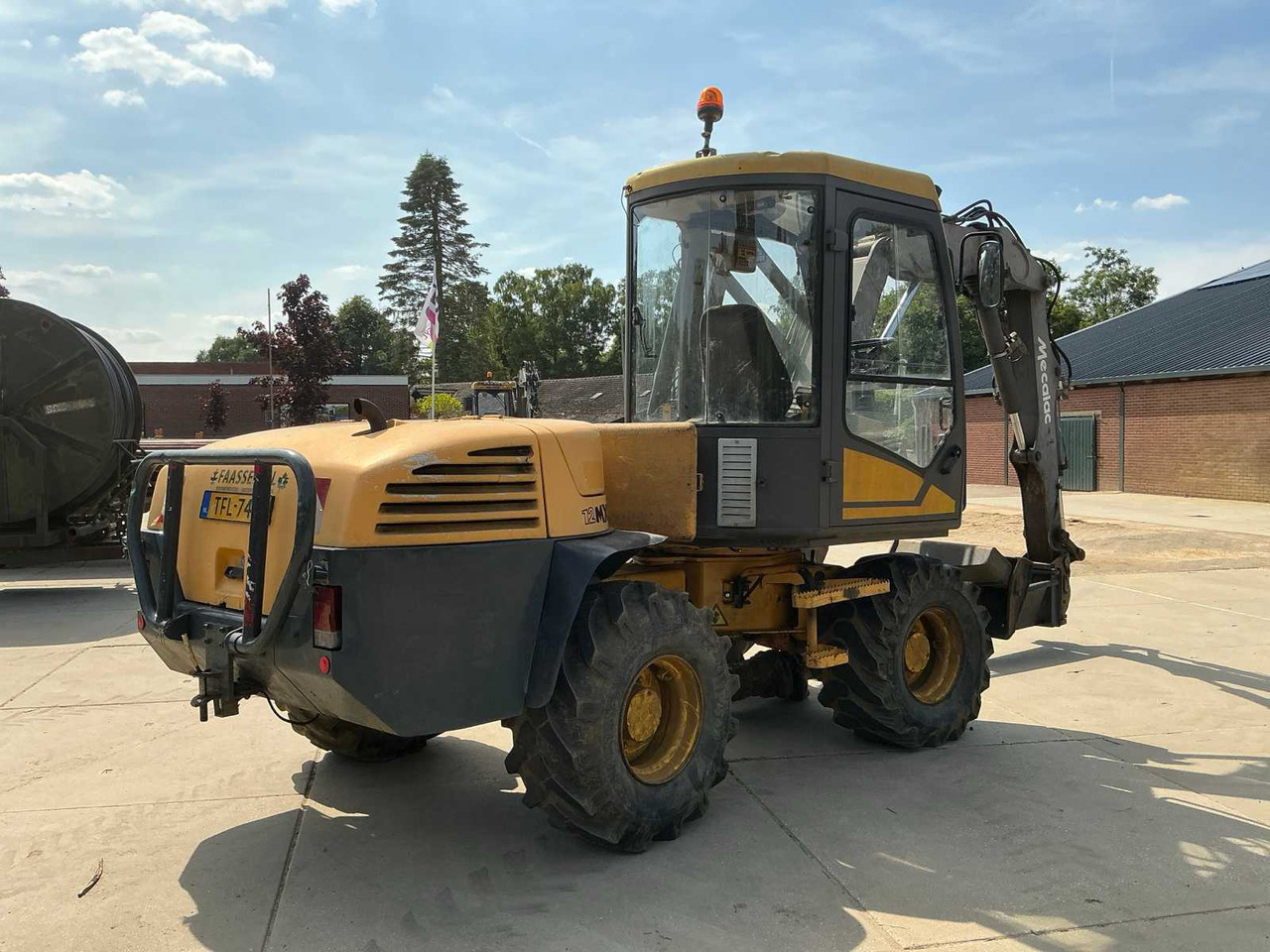 Mecalac 12MXT - Baggerlader: das Bild 5 Mecalac 12MXT - Baggerlader: das Bild 5