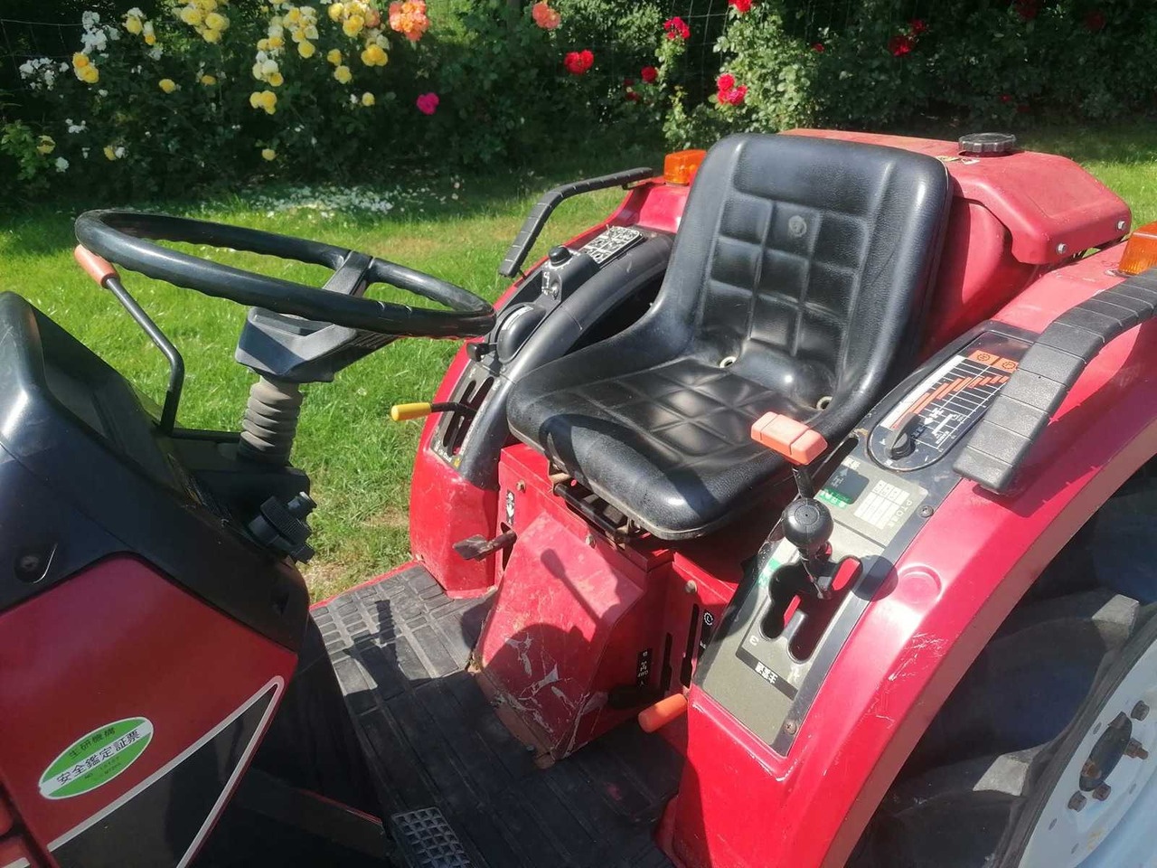 Mitsubishi MT205 - Kleintraktor: das Bild 5 Mitsubishi MT205 - Kleintraktor: das Bild 5