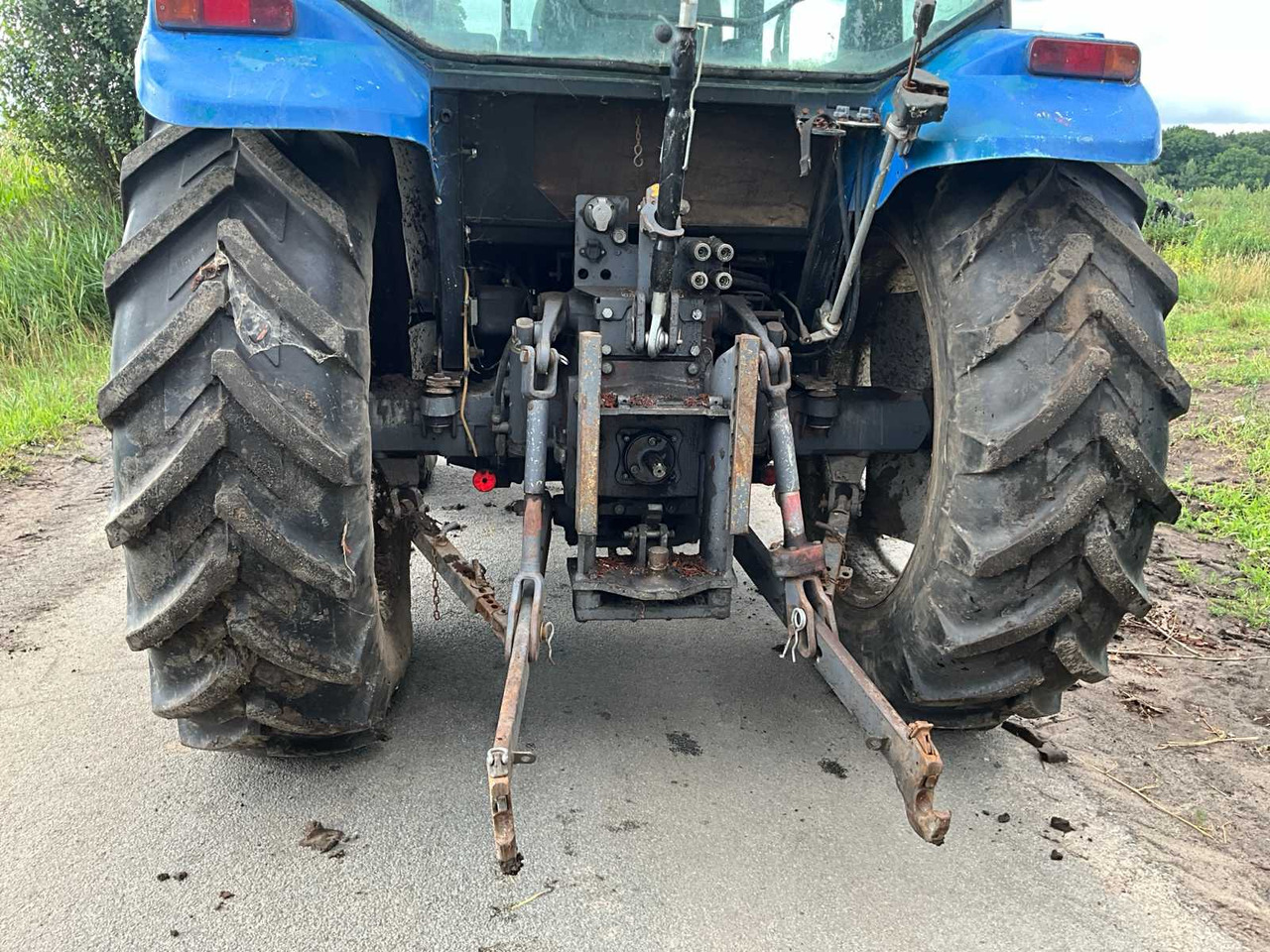 Traktor New Holland TL90: das Bild 17