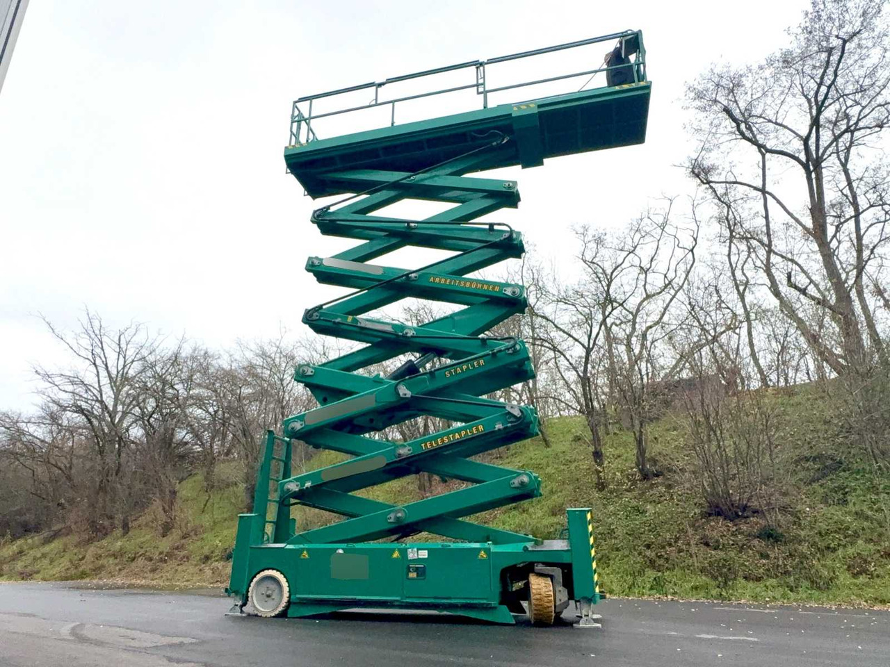 PB LIFTTECHNIK S225-12 ES 22M - SCISSOR LIFT - Arbeitsbühne: das Bild 1 PB LIFTTECHNIK S225-12 ES 22M - SCISSOR LIFT - Arbeitsbühne: das Bild 1