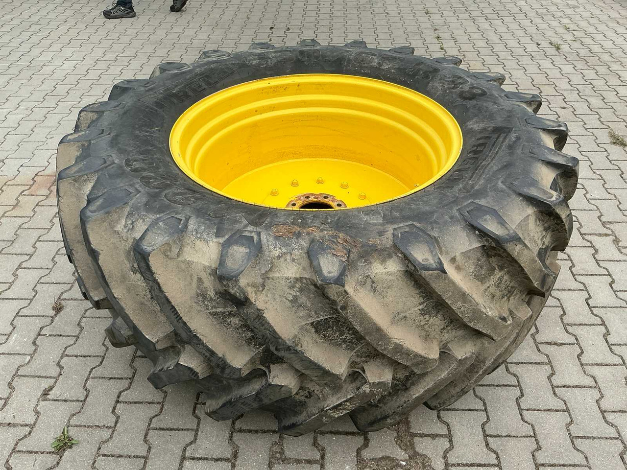 Pirelli TM800 - Felgen und Reifen für Traktor: das Bild 4 Pirelli TM800 - Felgen und Reifen für Traktor: das Bild 4