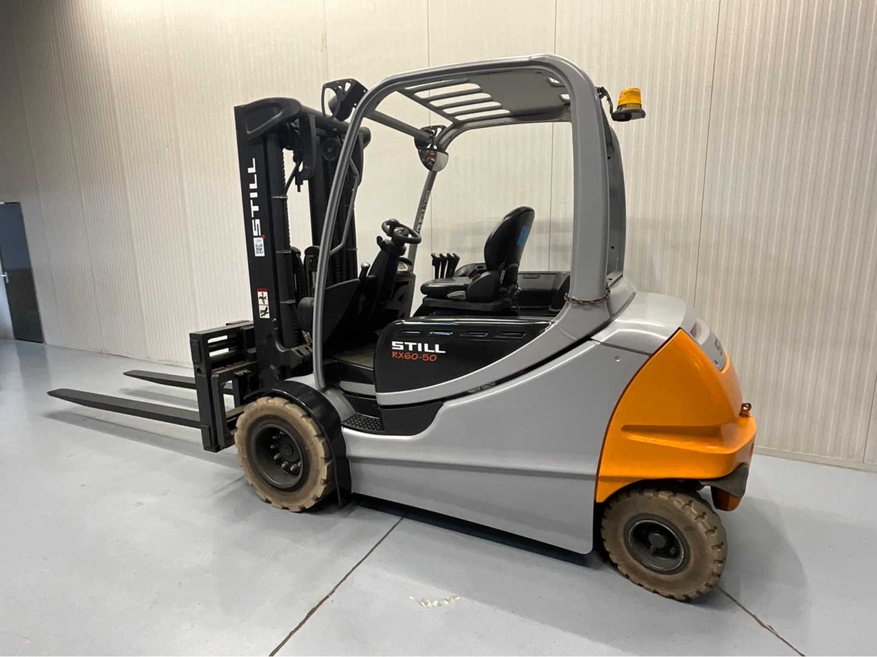 STILL 5000KG- RX60-50 - FORKLIFT TRIPLEX - FORK POSITIONER - SIDESHIFT - FREELIFT - BATTERY 2015 WITH ONLY 1121 HOURS - Gabelstapler: das Bild 5 STILL 5000KG- RX60-50 - FORKLIFT TRIPLEX - FORK POSITIONER - SIDESHIFT - FREELIFT - BATTERY 2015 WITH ONLY 1121 HOURS - Gabelstapler: das Bild 5