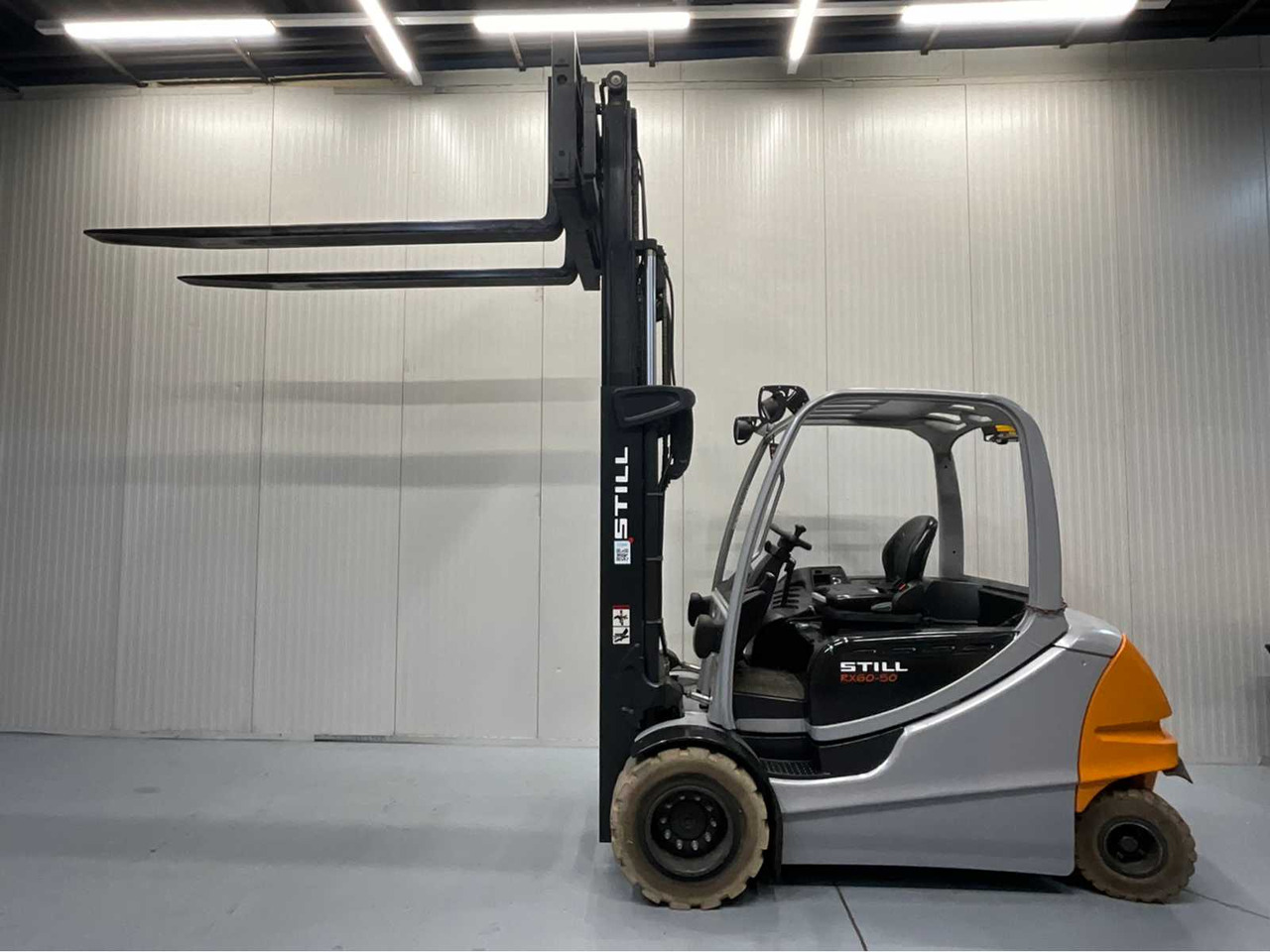 STILL 5000KG- RX60-50 - FORKLIFT TRIPLEX - FORK POSITIONER - SIDESHIFT - FREELIFT - BATTERY 2015 WITH ONLY 1121 HOURS - Gabelstapler: das Bild 3 STILL 5000KG- RX60-50 - FORKLIFT TRIPLEX - FORK POSITIONER - SIDESHIFT - FREELIFT - BATTERY 2015 WITH ONLY 1121 HOURS - Gabelstapler: das Bild 3