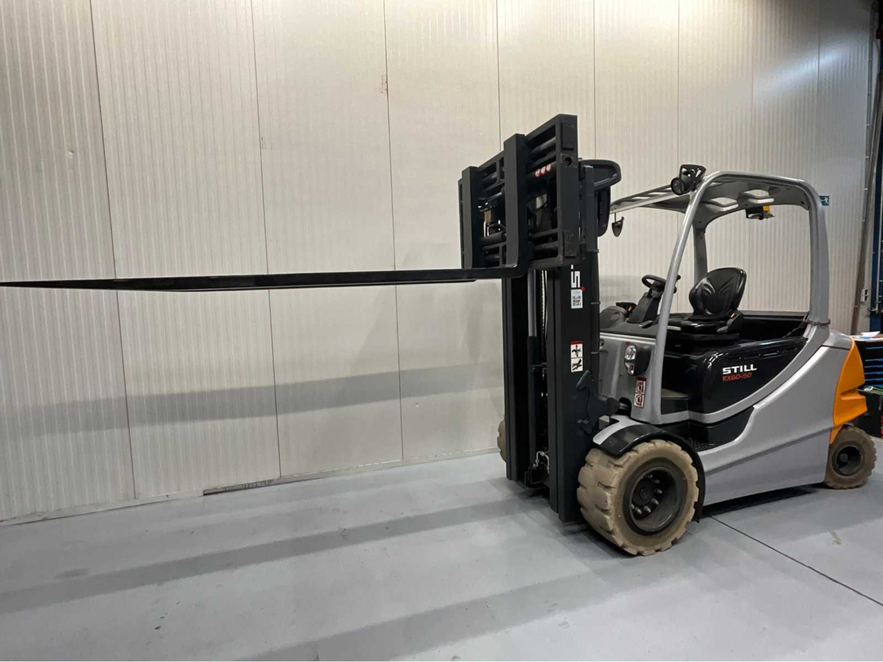 STILL 5000KG- RX60-50 - FORKLIFT TRIPLEX - FORK POSITIONER - SIDESHIFT - FREELIFT - BATTERY 2015 WITH ONLY 1121 HOURS - Gabelstapler: das Bild 2 STILL 5000KG- RX60-50 - FORKLIFT TRIPLEX - FORK POSITIONER - SIDESHIFT - FREELIFT - BATTERY 2015 WITH ONLY 1121 HOURS - Gabelstapler: das Bild 2