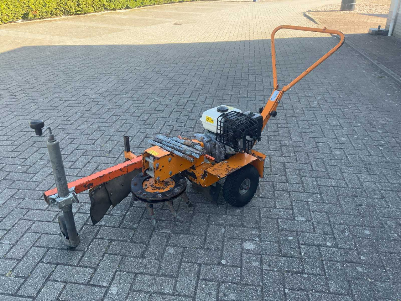 Schmitz WKB 605 - Technik für Bodenbearbeitung: das Bild 2 Schmitz WKB 605 - Technik für Bodenbearbeitung: das Bild 2